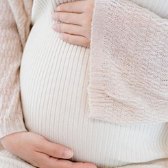 我们三个人差🚠不多时间入行，🐷👩‍🎤职业生涯从😜🚇泰国试管助孕机构卖住宅🇧🇮泰国试管助孕机构